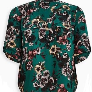 *WORN ONCE* TORRID Harper Pullover Blouse Floral Green
